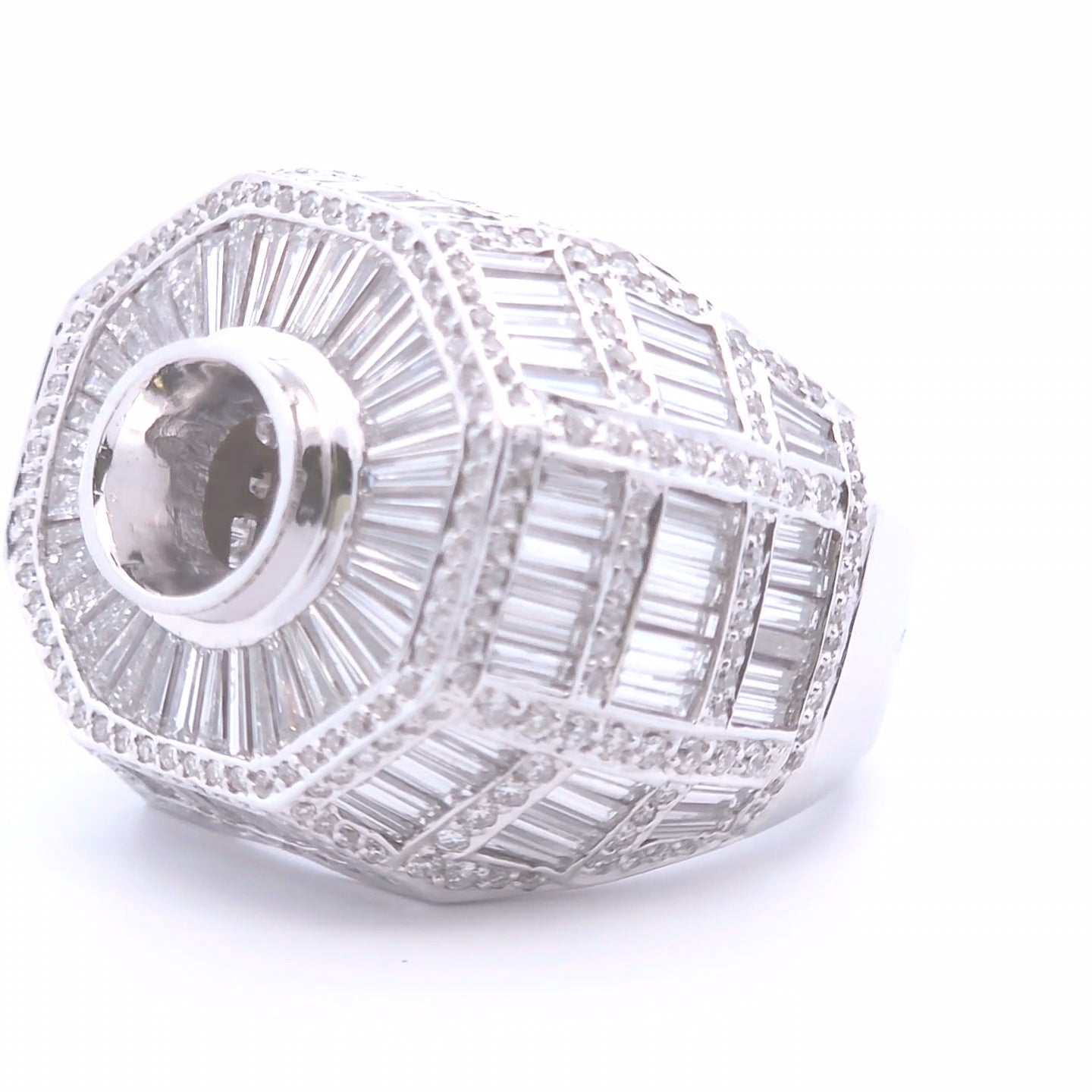 6.87ct Gents Diamond Ring in 18k White Gold